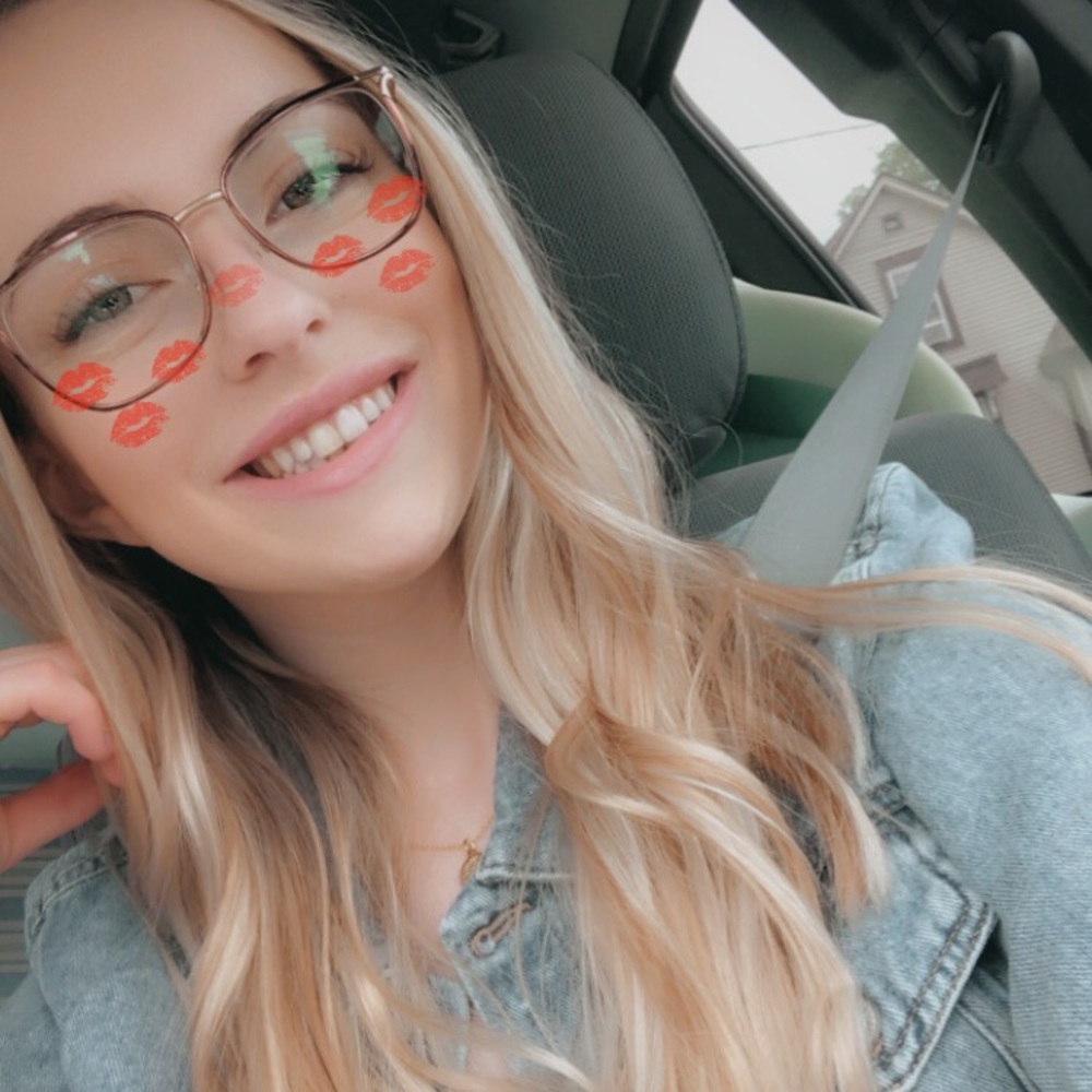 Meet your Posher, Emily